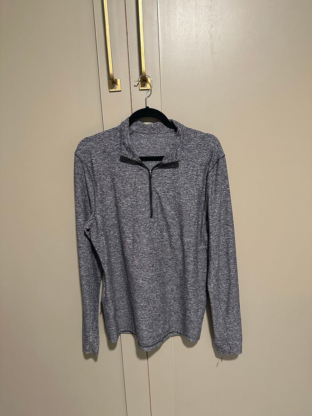 Lululemon pullover size medium